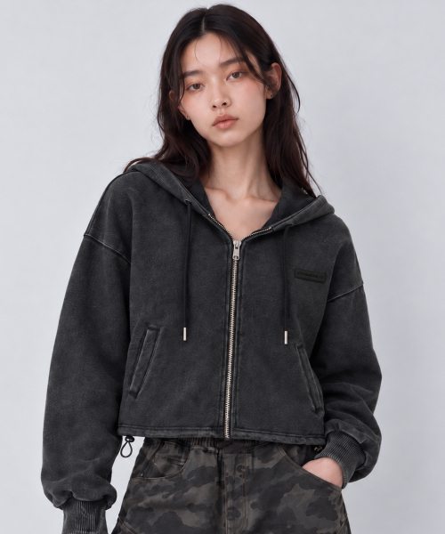 CREAM SODA LAB(クリームソーダラボ)の「PIGMENT レザー ニキビパッチ クロップドフードジップアップ ブラック(パーカー・レディース・その他・LARGE/MEDIUM)」の5枚目の写真