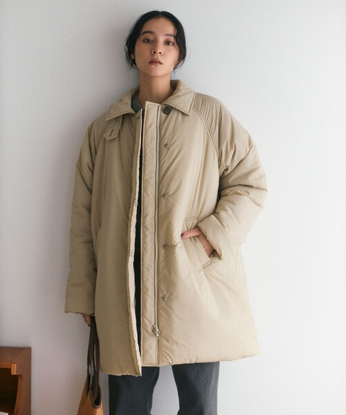 Firsthand(ファーストハンド)の「Firsthand/ファーストハンド 限定展開 PRIMALOFT プリマロフト ステンカラージャケット(ダウンジャケット/コート・レディース・ベージュ/ブラック/ネイビー・FREE)」の6枚目の写真