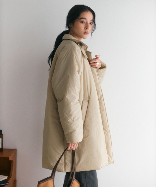 Firsthand(ファーストハンド)の「Firsthand/ファーストハンド 限定展開 PRIMALOFT プリマロフト ステンカラージャケット(ダウンジャケット/コート・レディース・ベージュ/ブラック/ネイビー・FREE)」の8枚目の写真