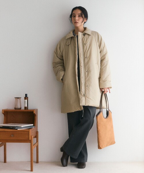 Firsthand(ファーストハンド)の「Firsthand/ファーストハンド 限定展開 PRIMALOFT プリマロフト ステンカラージャケット(ダウンジャケット/コート・レディース・ベージュ/ブラック/ネイビー・FREE)」の16枚目の写真