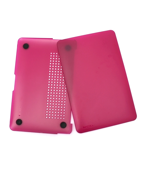 incase（インケース）の「CL60617 Hardshell Case for MacBook Air 11 Dots（スマホグッズ・メンズ・ピンク・ONE SIZE）」の3枚目の写真