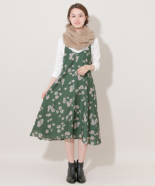 URBAN RESEARCH（アーバンリサーチ）の「UR マシュマロファースヌード（ストール/ショール・レディース・オフホワイト/ブラウン/モカ/ベージュ・FREE）」の9枚目の写真