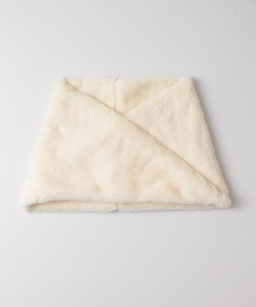 URBAN RESEARCH（アーバンリサーチ）の「UR マシュマロファースヌード（ストール/ショール・レディース・オフホワイト/ブラウン/モカ/ベージュ・FREE）」の10枚目の写真