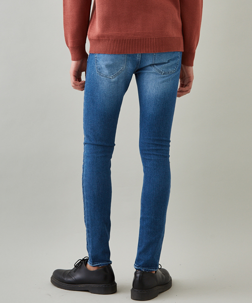 STUDIOUS(ステュディオス)の「STUDIOUS ユーズドテーパードスキニーデニム(デニムパンツ・メンズ・ブルー/サックスブルー・3/1/2)」の13枚目の写真