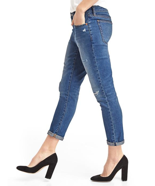 GAP（ギャップ）の「Gap ダメージ ベストガールフレンド ジーンズ（デニムパンツ・レディース・インディゴブルー・26inch/29inch/28inch/25inch/27inch/24inch/23inch）」の4枚目の写真