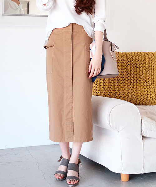N.(N. Natural Beauty Basic)(エヌエヌナチュラルビューティーベーシック)の「【Oggi 4月号掲載】ワークチノタイトスカート(スカート・レディース・ベージュ/ホワイト/カーキ・MEDIUM/SMALL)」の2枚目の写真