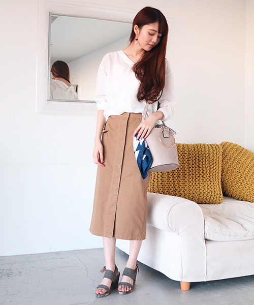 N.(N. Natural Beauty Basic)(エヌエヌナチュラルビューティーベーシック)の「【Oggi 4月号掲載】ワークチノタイトスカート(スカート・レディース・ベージュ/ホワイト/カーキ・MEDIUM/SMALL)」の12枚目の写真