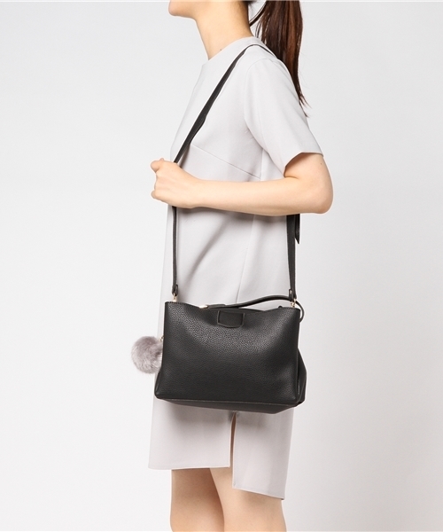 Color（カラー）の「ファーチャーム付スクエアバッグ（ハンドバッグ・レディース・ブラック/ベージュ/カーキ/サックスブルー/ベビーピンク・FREE）」の13枚目の写真