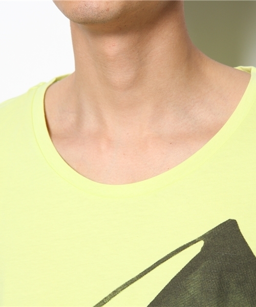 PUMA(プーマ)の「トロンプ・ルイユ TEE - PUMA by hussein chalayan(Tシャツ/カットソー・メンズ・ホワイト/イエロー系その他・LARGE/MEDIUM/SMALL/X-SMALL)」の6枚目の写真