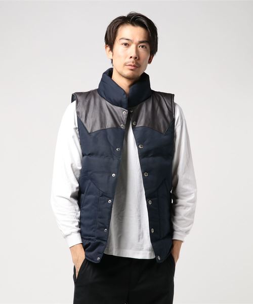 Denime(ドゥニーム)の「クラシックテイスト中綿切り替えベスト(ベスト・メンズ・ブラック/ネイビー/カーキ・MEDIUM/LARGE/X-LARGE)」の11枚目の写真