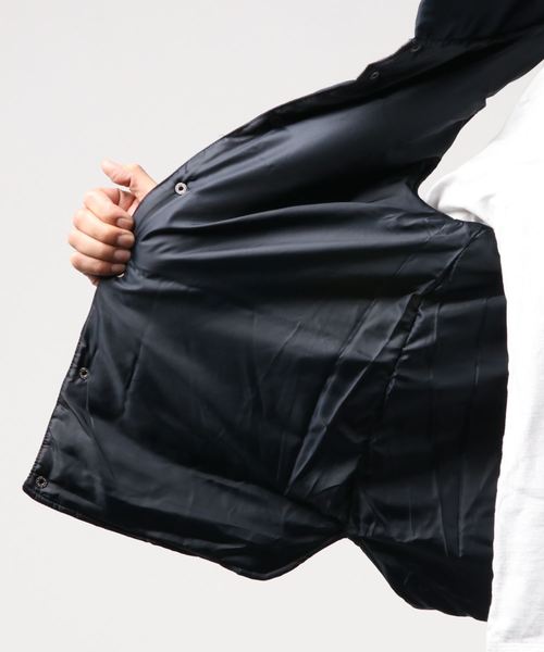 Denime(ドゥニーム)の「クラシックテイスト中綿切り替えベスト(ベスト・メンズ・ブラック/ネイビー/カーキ・MEDIUM/LARGE/X-LARGE)」の6枚目の写真