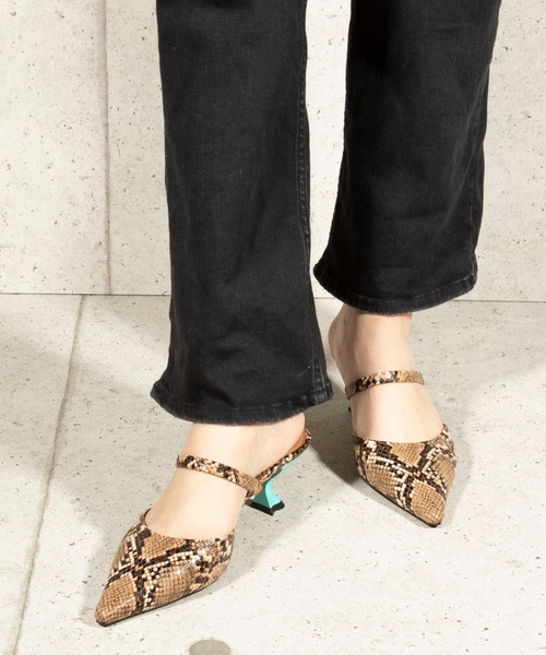 Jeffrey Campbell(ジェフリーキャンベル)の「キトゥンヒールミュール(サンダル・レディース・ベージュ・38/37/36/35/39)」の4枚目の写真