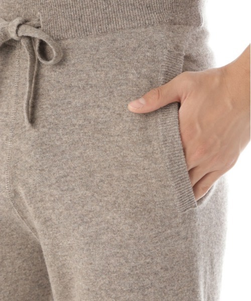 SUNSPEL(サンスペル)の「SUNSPEL / MEN’S?LAMBSWOOL-LW(スウェットパンツ・メンズ・ベージュ・MEDIUM/LARGE)」の12枚目の写真