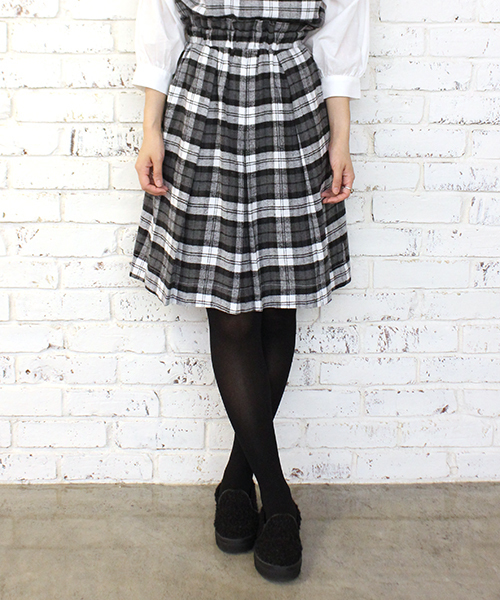 mystic（ミスティック）の「チェックタックギャザースカート（スカート・レディース・レッド/ブラック/ブルー・FREE）」の2枚目の写真