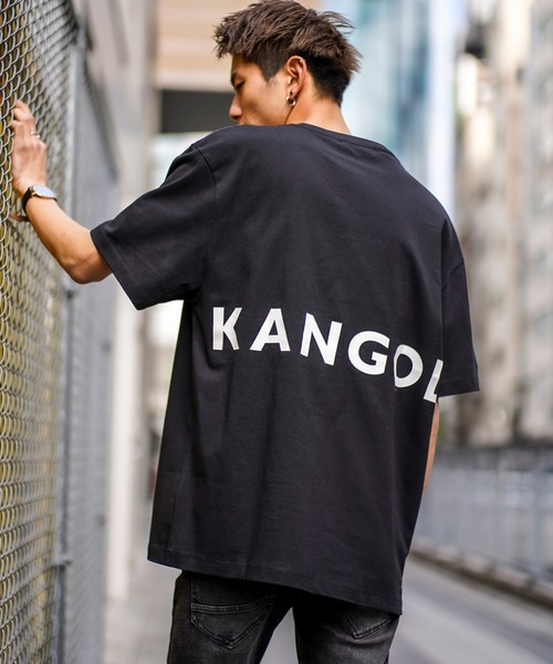 KANGOL(カンゴール)の「【KANGOL×A.S.M コラボ】 USAコットン / オーバーサイズ ロゴ 刺繍 バックプリント Tシャツ KANGOL(Tシャツ/カットソー・メンズ・グレー/ブラック系その他/ブラック/ベージュ/ホワイト/グレイッシュベージュ/スモークピンク/ブルーグレー/ベージュ系その他/ブラック×ブラック/ホワイト×ブラック/ブラック×ホワイト/ベージュ系・48/50/52)」の4枚目の写真