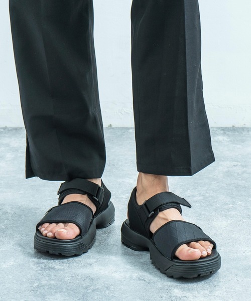 MEI(メイ)の「MEI/メイ Xpac SANDAL / ベルクロスポーツサンダル ロゴスポサン(サンダル・メンズ・ブラック/キャメル・M/L/S)」の2枚目の写真