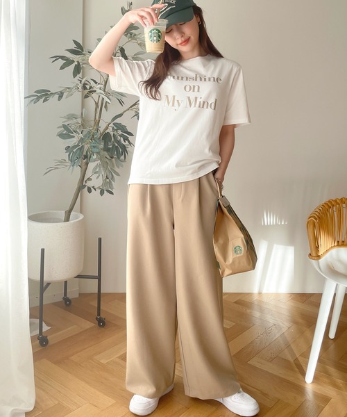 classicalelf(クラシカルエルフ)の「楽ちんなのにキレイ。タック入りフレアワイドパンツ(スラックス・レディース・ブラック/ベージュ系その他/ライトベージュ/ブルー/ライトグレー・SMALL/MEDIUM/LARGE/X-LARGE)」の8枚目の写真
