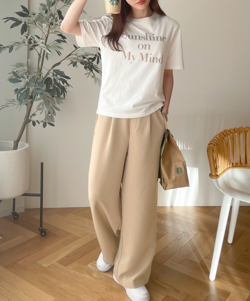 classicalelf(クラシカルエルフ)の「楽ちんなのにキレイ。タック入りフレアワイドパンツ(スラックス・レディース・ブラック/ベージュ系その他/ライトベージュ/ブルー/ライトグレー・SMALL/MEDIUM/LARGE/X-LARGE)」の9枚目の写真