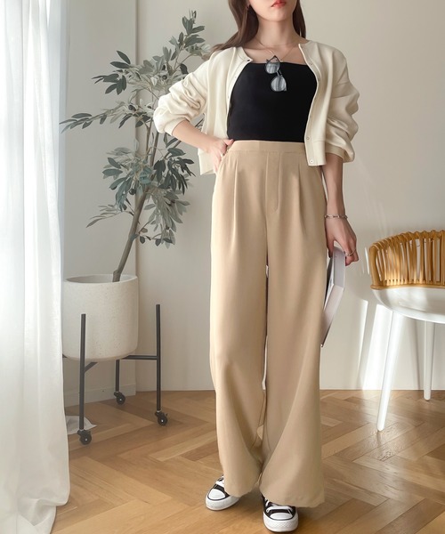 classicalelf(クラシカルエルフ)の「楽ちんなのにキレイ。タック入りフレアワイドパンツ(スラックス・レディース・ブラック/ベージュ系その他/ライトベージュ/ブルー/ライトグレー・SMALL/MEDIUM/LARGE/X-LARGE)」の7枚目の写真