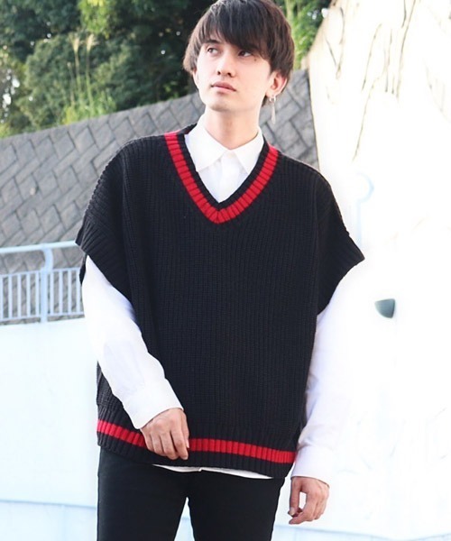 Air Tokyo（エアートウキョー）の「ビッグシルエット ローゲージ チルデンニットベスト 【ファッションインフルエンサーRyooo × AIR TOKYOコラボ】 オーバーサイズ Vネック（ベスト・メンズ・ブラック/ブラウン・M/L）」の2枚目の写真