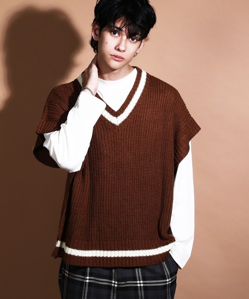 Air Tokyo（エアートウキョー）の「ビッグシルエット ローゲージ チルデンニットベスト 【ファッションインフルエンサーRyooo × AIR TOKYOコラボ】 オーバーサイズ Vネック（ベスト・メンズ・ブラック/ブラウン・M/L）」の11枚目の写真