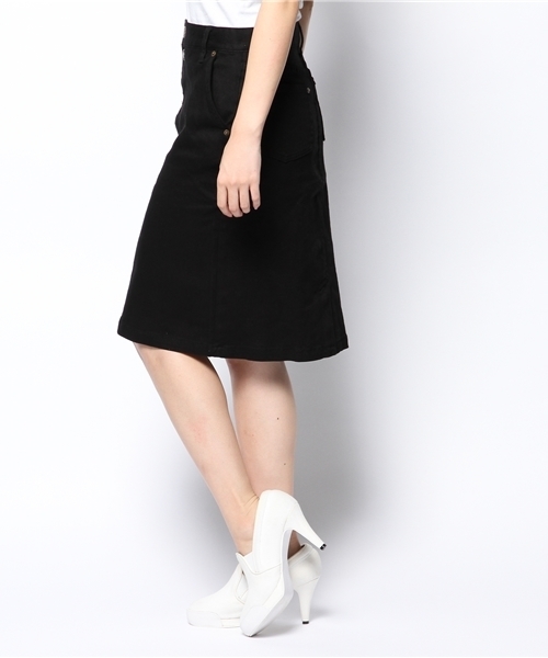 MILKFED.(ミルクフェド)の「DENIM PENCIL MEDIUM SKIRT (スカート/膝丈/タイト)(スカート・レディース・ブラック/ライトブルー・SMALL/MEDIUM)」の8枚目の写真