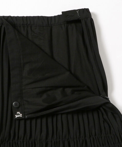 Ray BEAMS（レイビームス）の「Ray BEAMS / プリーツ シャーリング フレア スカート（スカート・レディース・ブラック/ベージュ・1/0）」の7枚目の写真