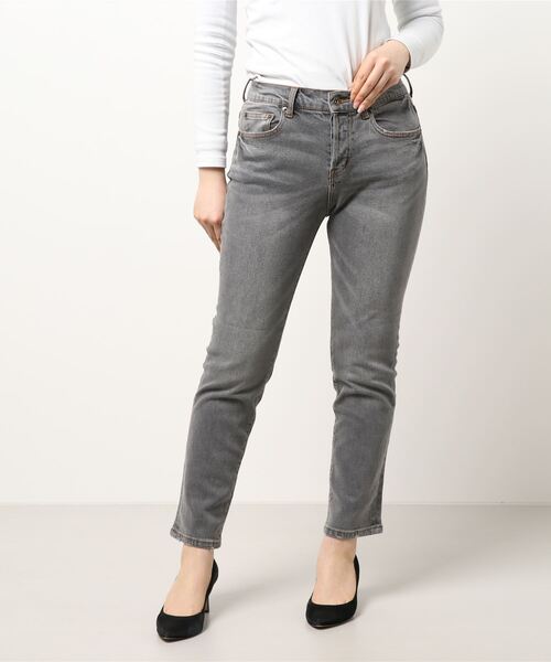 KOBE LETTUCE（コウベレタス）の「テーパードデニムパンツ（デニムパンツ・レディース・グレー/インディゴブルー/ブルー/ホワイト系その他/ライトグレー/ブラック・S/M/L）」の4枚目の写真