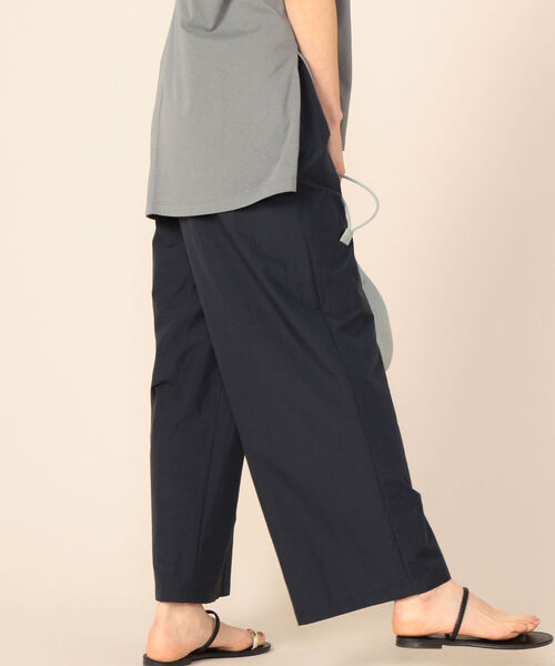 NOLLEY’S(ノーリーズ)の「ライトタフタイージーワイドパンツ(その他パンツ・レディース・ネイビー/キャメル・1/2)」の2枚目の写真