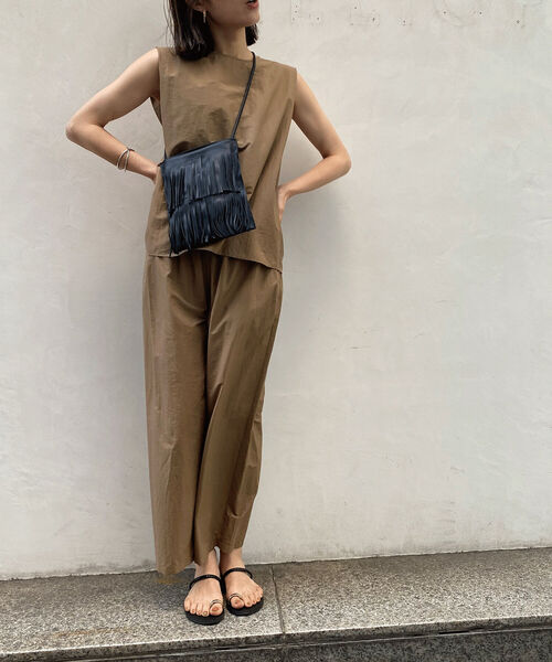 NOLLEY’S(ノーリーズ)の「ライトタフタイージーワイドパンツ(その他パンツ・レディース・ネイビー/キャメル・1/2)」の10枚目の写真