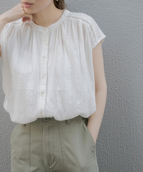 URBAN RESEARCH Sonny Label（アーバンリサーチサニーレーベル）の「楊柳ギャザーブラウス（シャツ/ブラウス・レディース・ブラック/オフホワイト/レッド/ブルー・FREE）」の8枚目の写真