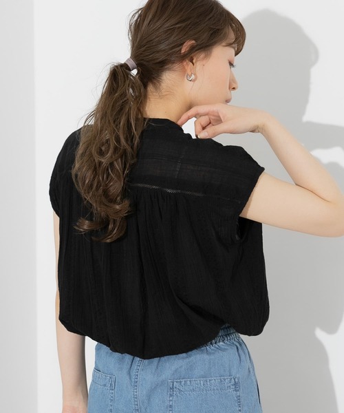 URBAN RESEARCH Sonny Label（アーバンリサーチサニーレーベル）の「楊柳ギャザーブラウス（シャツ/ブラウス・レディース・ブラック/オフホワイト/レッド/ブルー・FREE）」の12枚目の写真