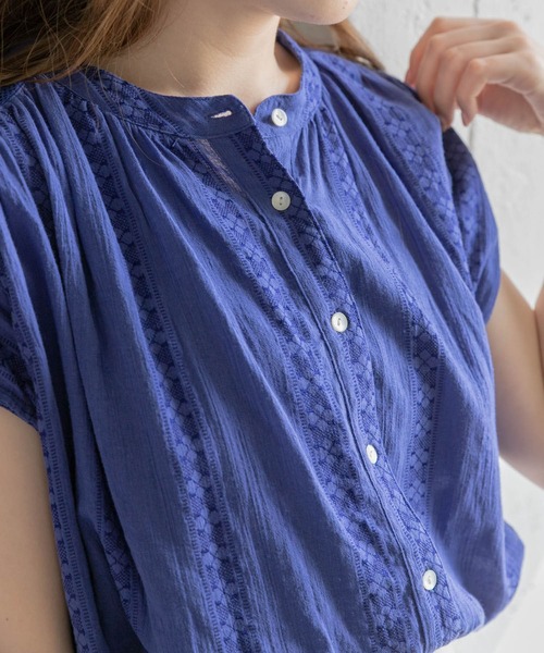 URBAN RESEARCH Sonny Label（アーバンリサーチサニーレーベル）の「楊柳ギャザーブラウス（シャツ/ブラウス・レディース・ブラック/オフホワイト/レッド/ブルー・FREE）」の15枚目の写真