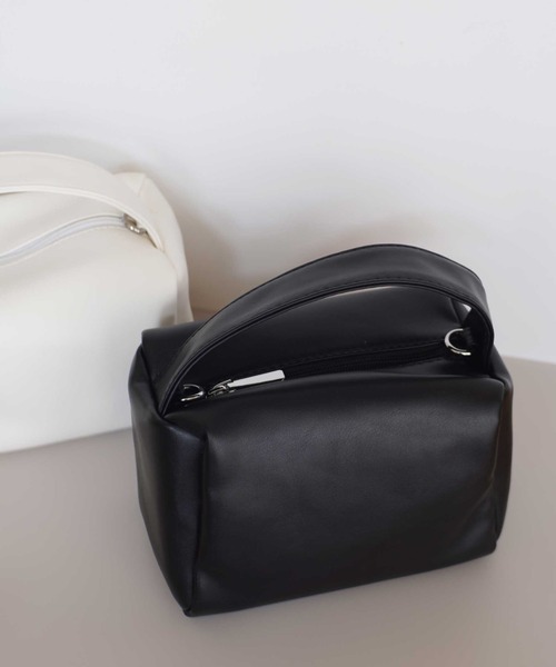 ammy.（エイミードット）の「【 ammy. / エイミードット 】ワンハンドル ミニ スクエア ポーチ バッグ / ショルダーバッグ（ショルダーバッグ・レディース・オレンジ/ブラック/ホワイト/グリーン/シャンパン/ピンク/イエロー・FREE）」の2枚目の写真