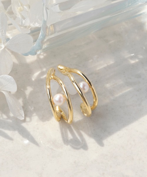Phoebe（フィービィー）の「【金属アレルギー対応】フロートパールセラミックピアス（ピアス（両耳用）・レディース・ゴールド・FREE）」の2枚目の写真