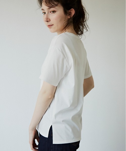 idem（イデム）の「idem basic T-shirt/idemベーシック刺繍ロゴTシャツ【新色あり】（Tシャツ/カットソー・レディース・ブラック/オフホワイト/カーキ/ブルー・FREE）」の18枚目の写真