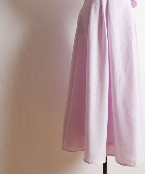 tocco closet（トッコ　クローゼット）の「パワーショルダーリネンライクタックワンピース（ワンピース・レディース・ラベンダー/ネイビー・M）」の8枚目の写真