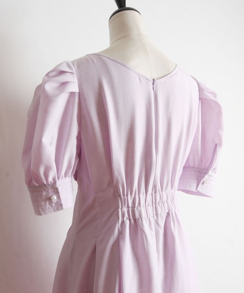 tocco closet（トッコ　クローゼット）の「パワーショルダーリネンライクタックワンピース（ワンピース・レディース・ラベンダー/ネイビー・M）」の22枚目の写真