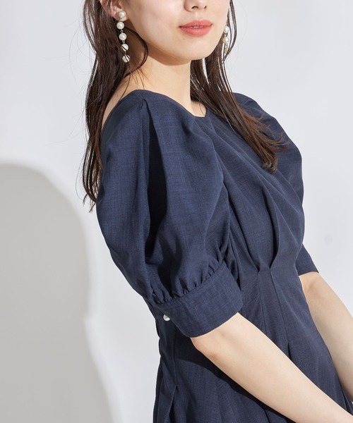 tocco closet（トッコ　クローゼット）の「パワーショルダーリネンライクタックワンピース（ワンピース・レディース・ラベンダー/ネイビー・M）」の12枚目の写真