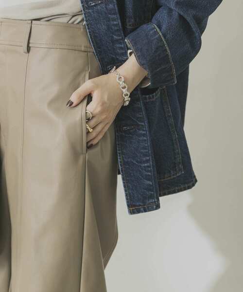 URBAN RESEARCH（アーバンリサーチ）の「フェイクレザーハーフパンツ（その他パンツ・レディース・ブラック/ベージュ系その他・36/38）」の6枚目の写真