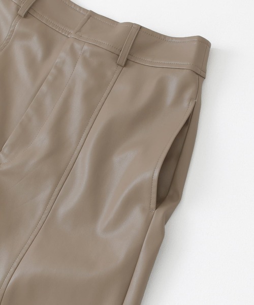URBAN RESEARCH（アーバンリサーチ）の「フェイクレザーハーフパンツ（その他パンツ・レディース・ブラック/ベージュ系その他・36/38）」の10枚目の写真