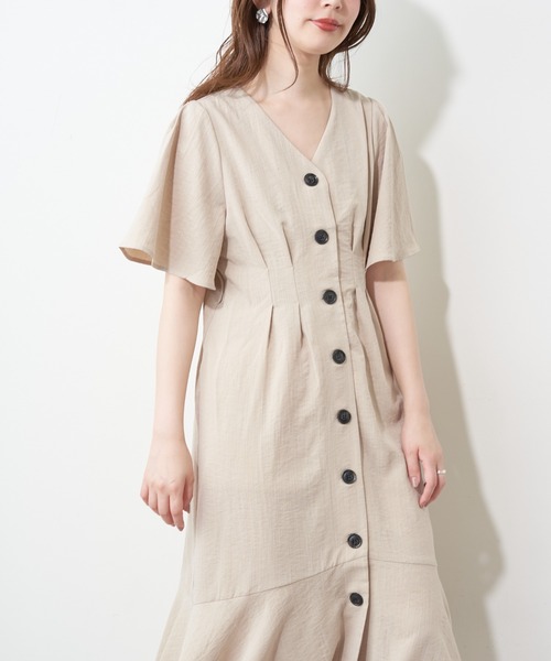 natural couture(ナチュラルクチュール)の「釦あきマーメイド2WAYワンピース(ワンピース・レディース・カーキ/ストライプ/ブラック/ベージュ・FREE)」の2枚目の写真