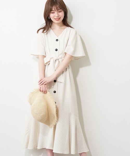 natural couture(ナチュラルクチュール)の「釦あきマーメイド2WAYワンピース(ワンピース・レディース・カーキ/ストライプ/ブラック/ベージュ・FREE)」の7枚目の写真