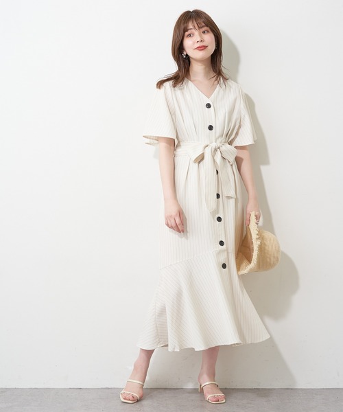 natural couture(ナチュラルクチュール)の「釦あきマーメイド2WAYワンピース(ワンピース・レディース・カーキ/ストライプ/ブラック/ベージュ・FREE)」の15枚目の写真
