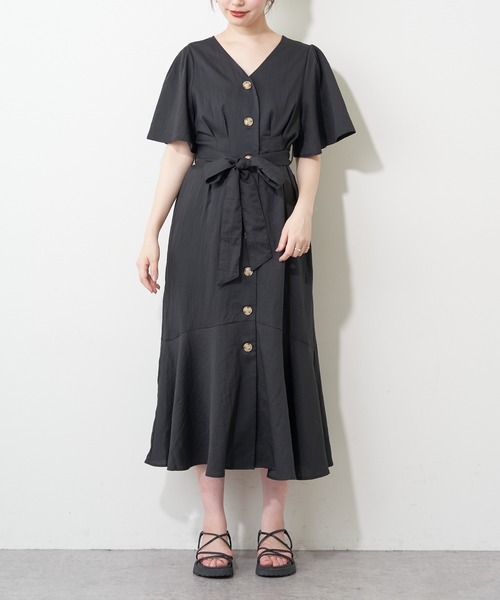 natural couture(ナチュラルクチュール)の「釦あきマーメイド2WAYワンピース(ワンピース・レディース・カーキ/ストライプ/ブラック/ベージュ・FREE)」の6枚目の写真