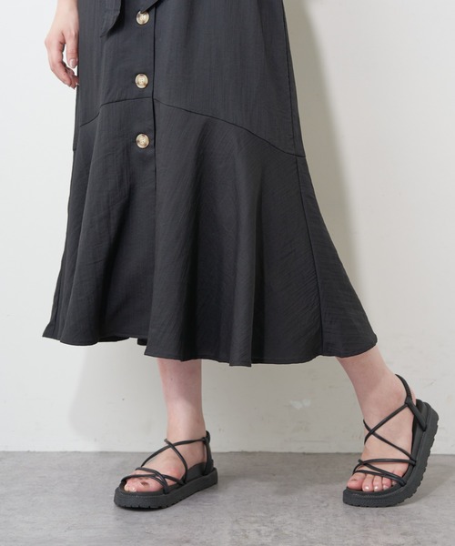 natural couture(ナチュラルクチュール)の「釦あきマーメイド2WAYワンピース(ワンピース・レディース・カーキ/ストライプ/ブラック/ベージュ・FREE)」の16枚目の写真