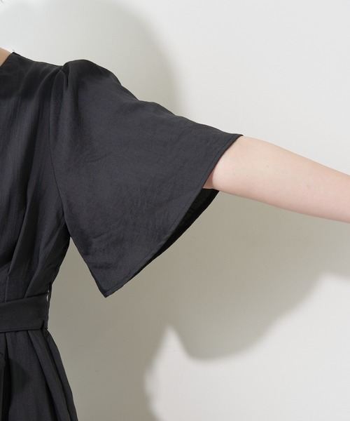natural couture(ナチュラルクチュール)の「釦あきマーメイド2WAYワンピース(ワンピース・レディース・カーキ/ストライプ/ブラック/ベージュ・FREE)」の8枚目の写真