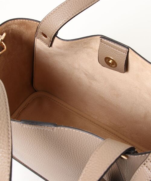 NATURAL BEAUTY BASIC（ナチュラルビューティーベーシック）の「トラペーズデイリートート（トートバッグ・レディース・ベージュ/オフホワイト/ラベンダー・ﾌﾘ-）」の5枚目の写真