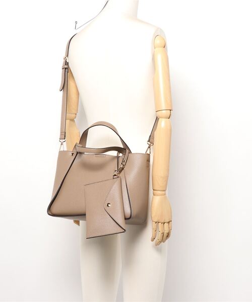 NATURAL BEAUTY BASIC（ナチュラルビューティーベーシック）の「トラペーズデイリートート（トートバッグ・レディース・ベージュ/オフホワイト/ラベンダー・ﾌﾘ-）」の4枚目の写真