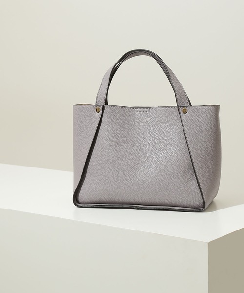 NATURAL BEAUTY BASIC（ナチュラルビューティーベーシック）の「トラペーズデイリートート（トートバッグ・レディース・ベージュ/オフホワイト/ラベンダー・ﾌﾘ-）」の3枚目の写真